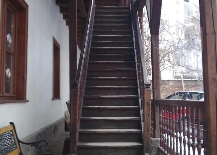 Хостел мостел